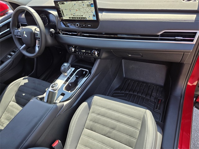 2025 Mitsubishi Outlander SE photo 19