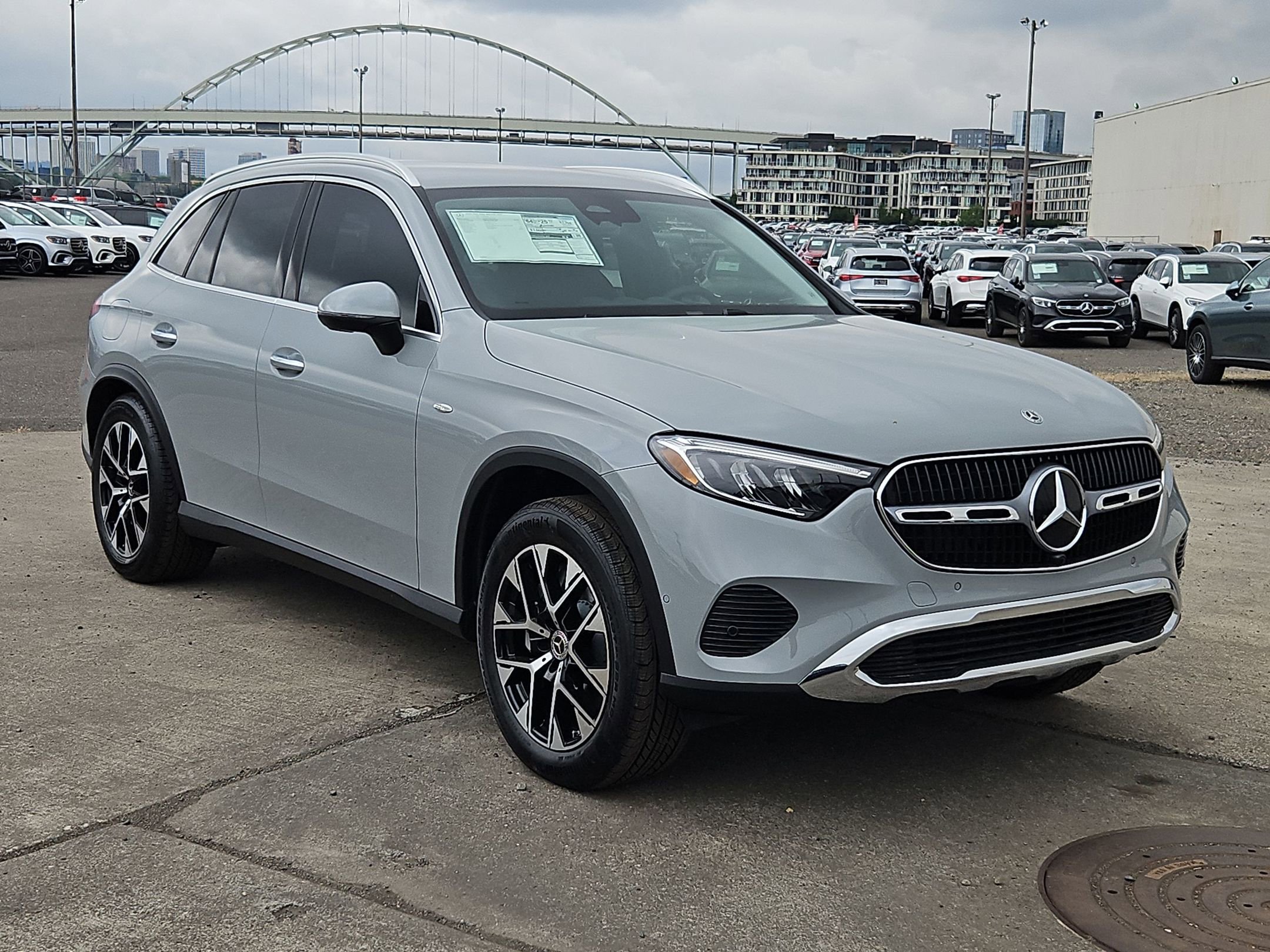 2025 Mercedes Benz GLC 350e 4MATIC photo 3