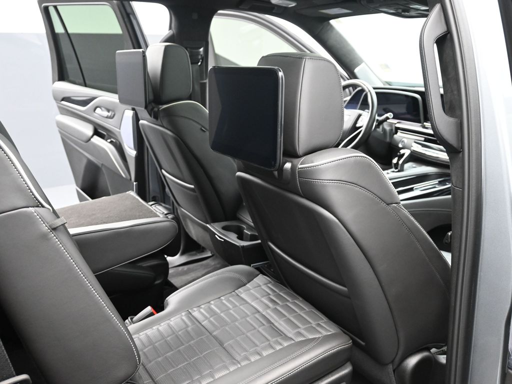 2023 Cadillac Escalade V-Series photo 13