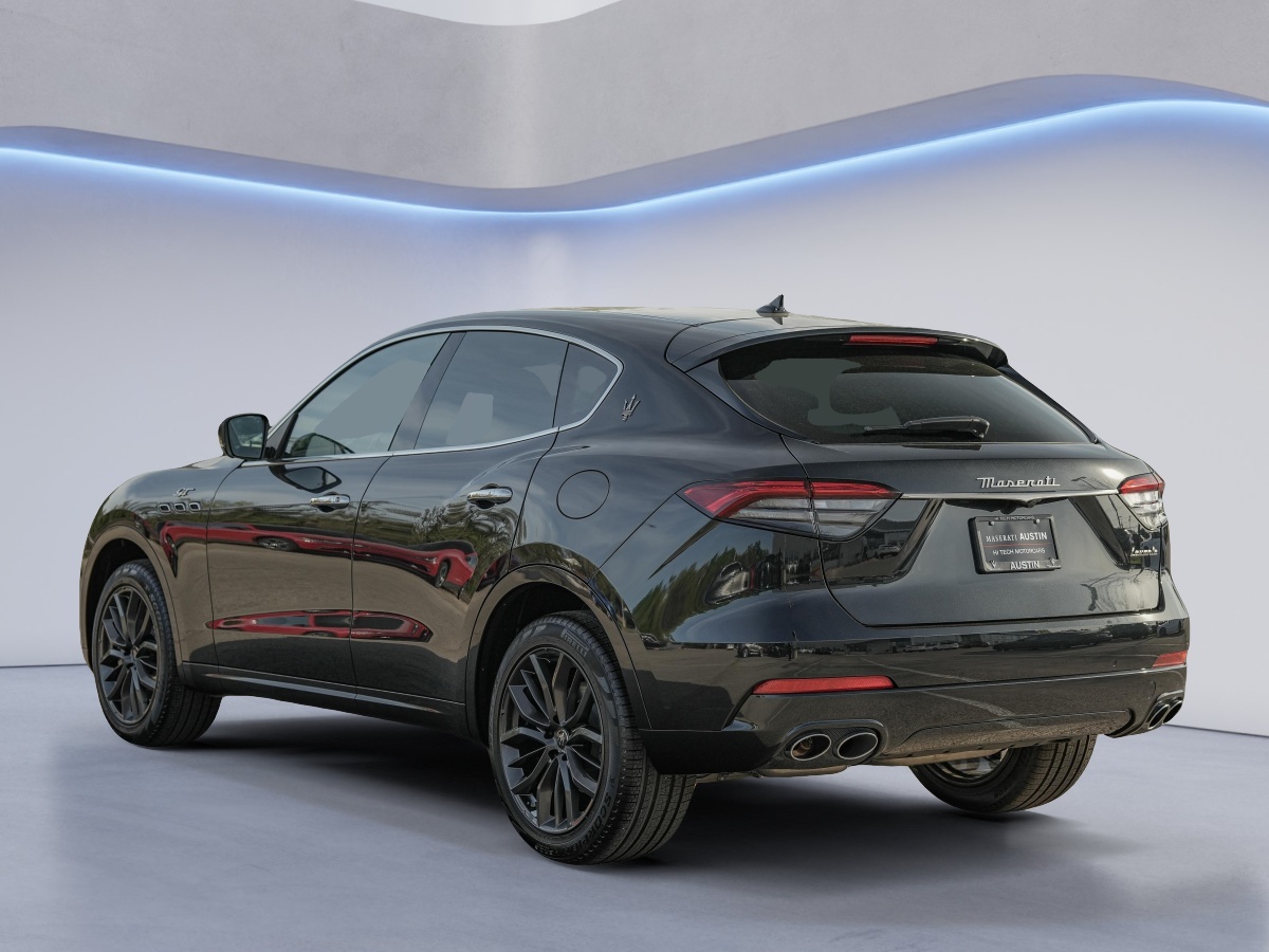 2024 Maserati Levante GT photo 3
