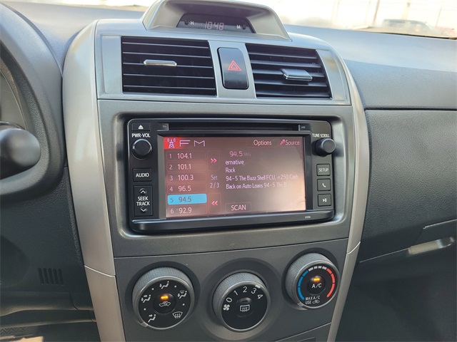 2013 Toyota Corolla S photo 26