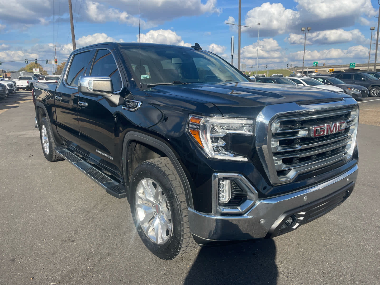 2019 GMC Sierra 1500 SLT's photo