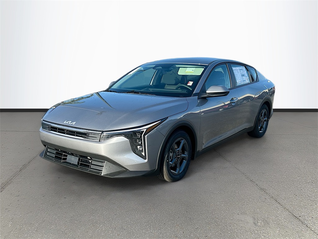 2025 Kia K4 LXS photo 3