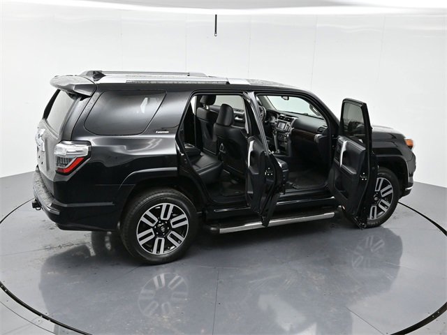 2018 Toyota 4Runner SR5 photo 45