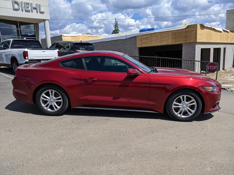 2015 Ford Mustang EcoBoost photo 2