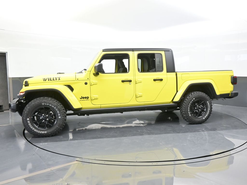 2024 Jeep Gladiator Willys photo 2