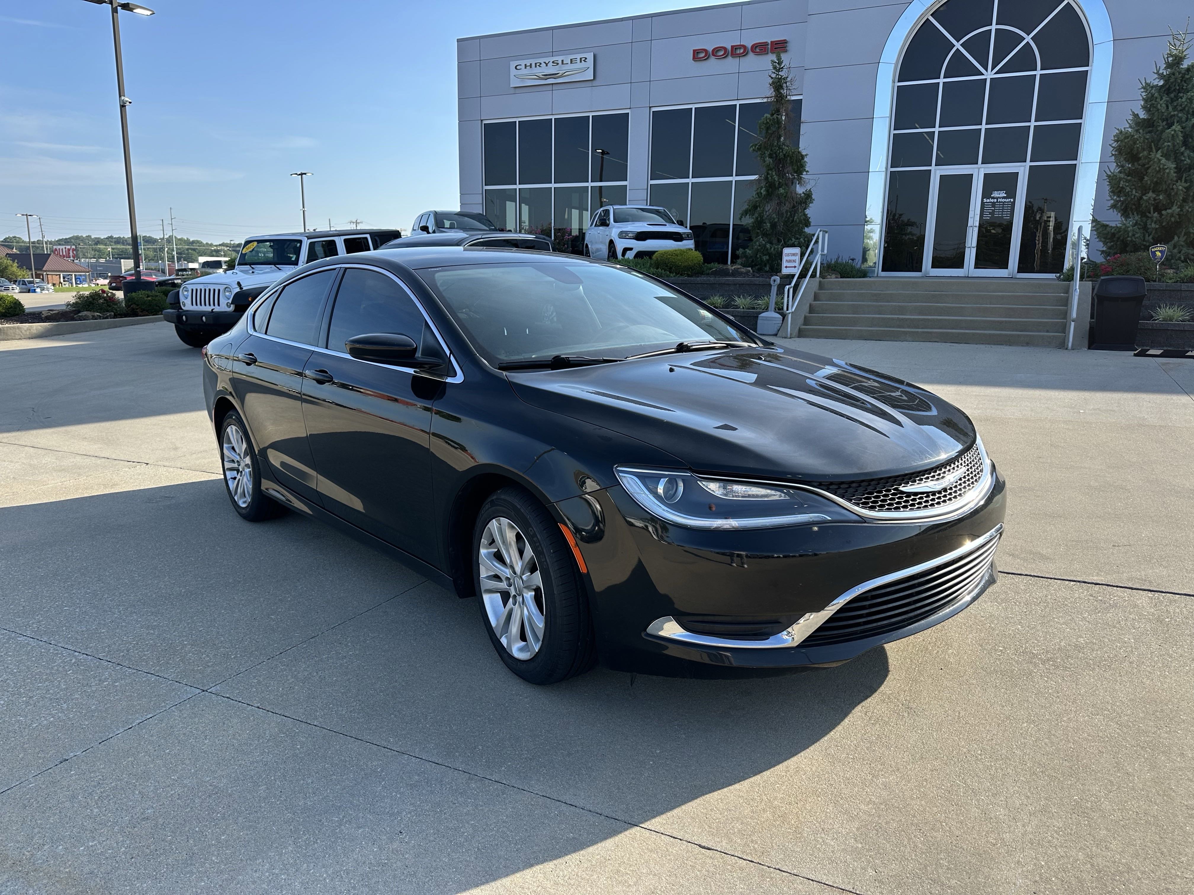 Used 2016 Chrysler 200 Limited with VIN 1C3CCCAB0GN136930 for sale in Vincennes, IN
