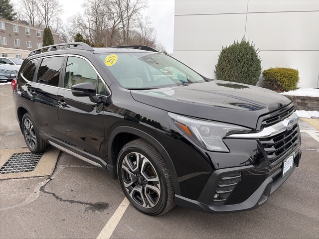 2023 Subaru Ascent Limited's photo