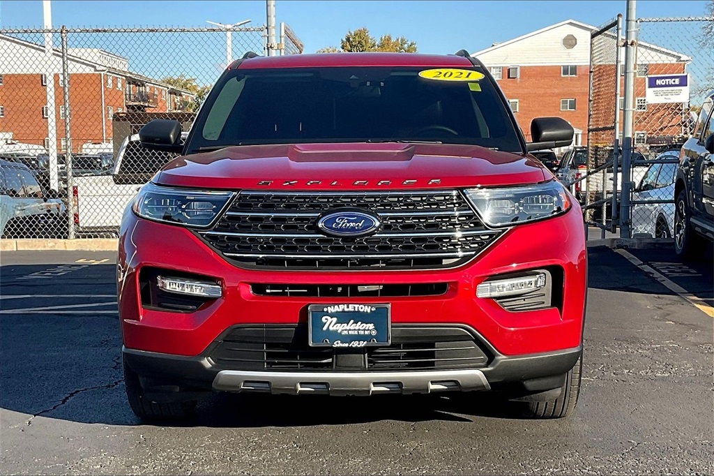 2021 Ford Explorer XLT photo 2