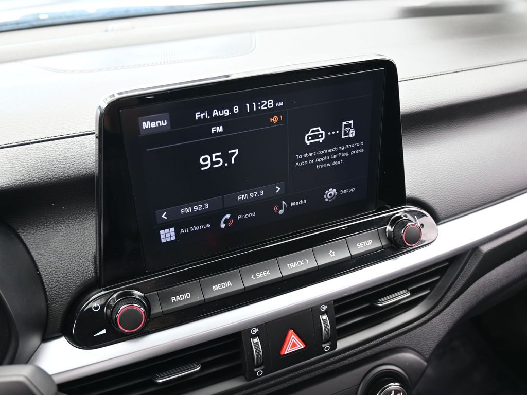 2023 Kia Forte LXS photo 4