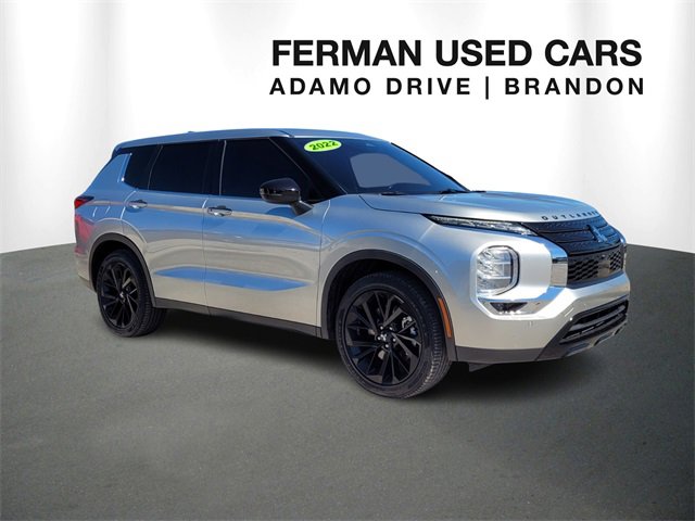 2022 Mitsubishi Outlander Black Edition's photo