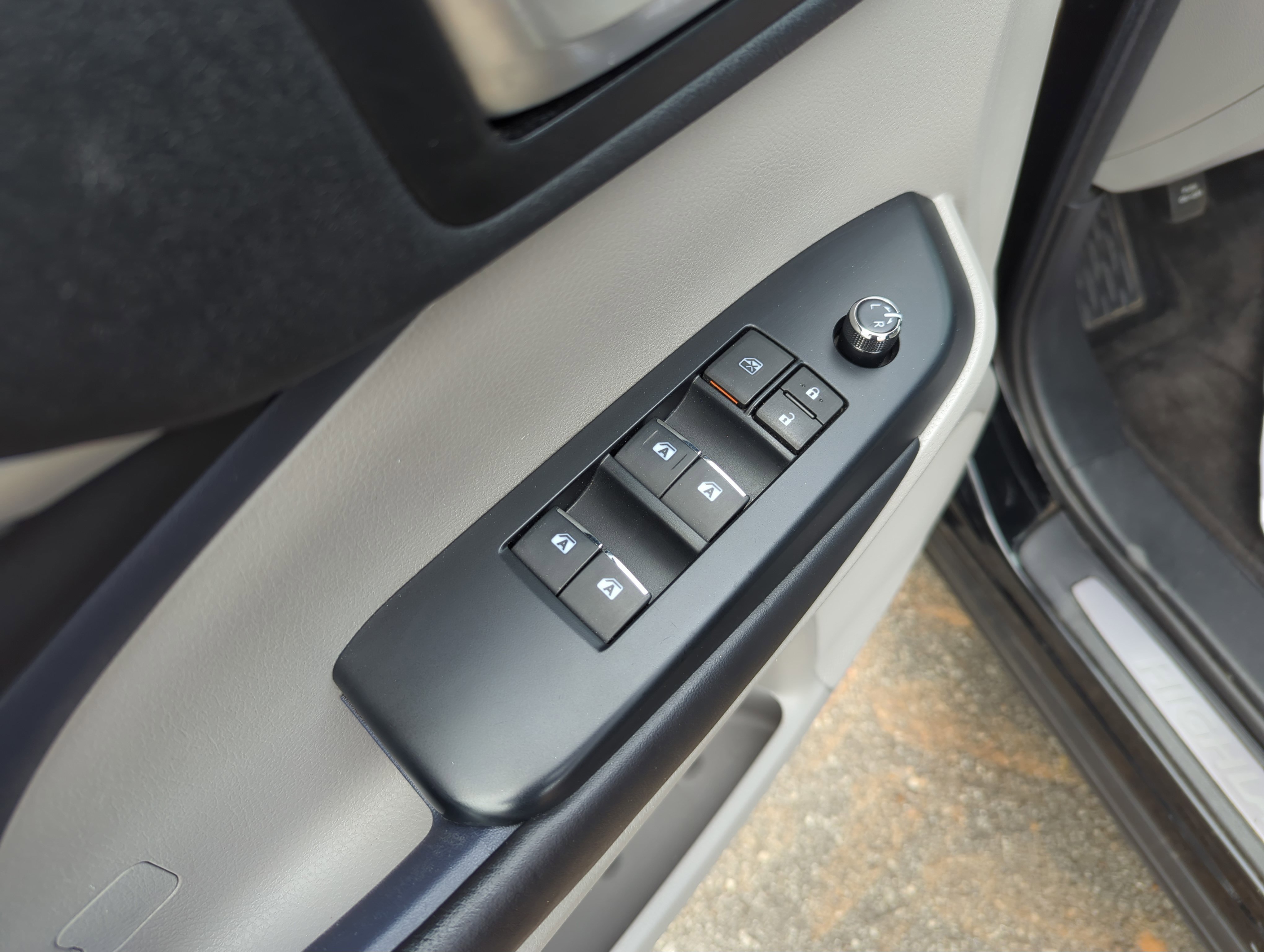 2017 Toyota Highlander Limited Platinum photo 4