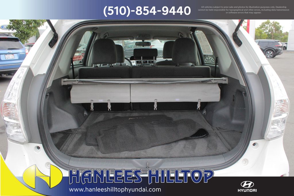 2012 Toyota Prius V Three photo 10