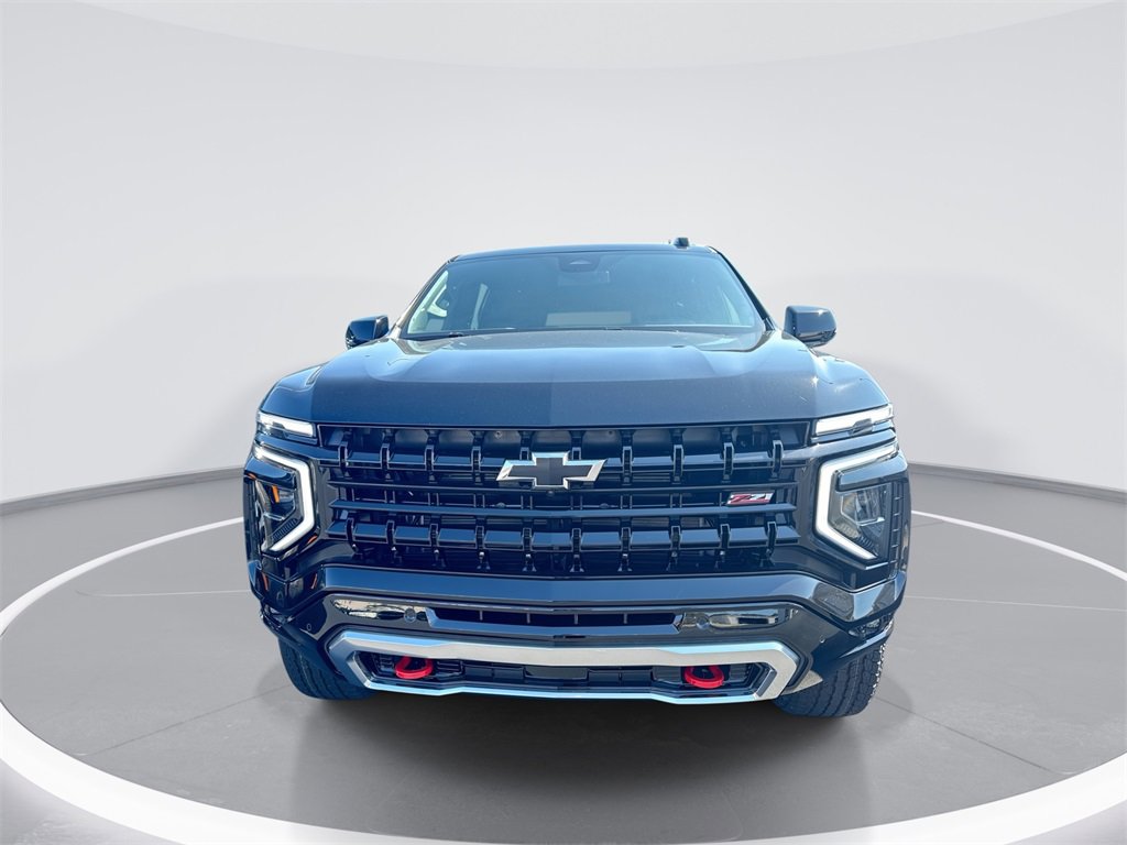 2025 Chevrolet Suburban Z71 photo 2