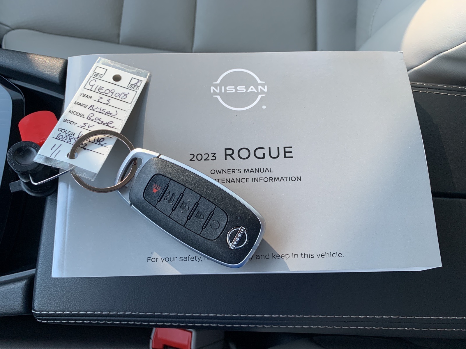 2023 Nissan Rogue SV photo 21