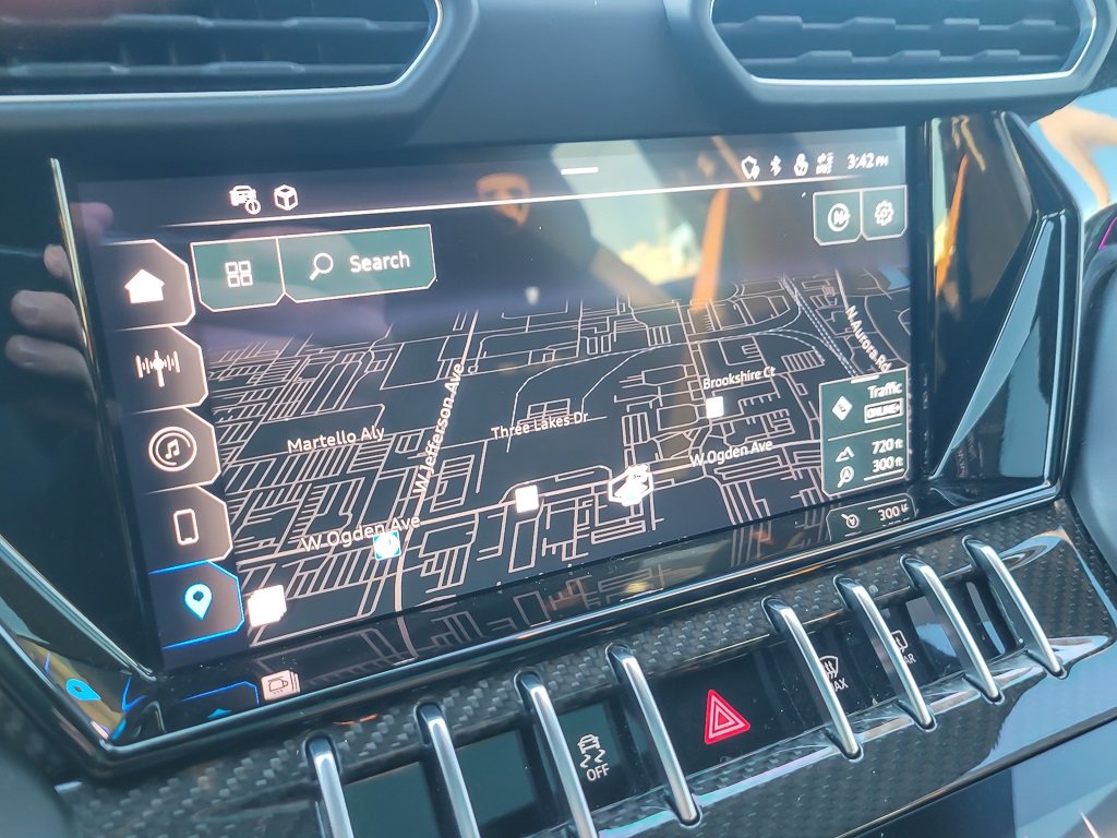 2023 LAMBORGHINI URUS - Image 13