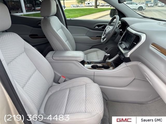 2017 Gmc Acadia SLE photo 30