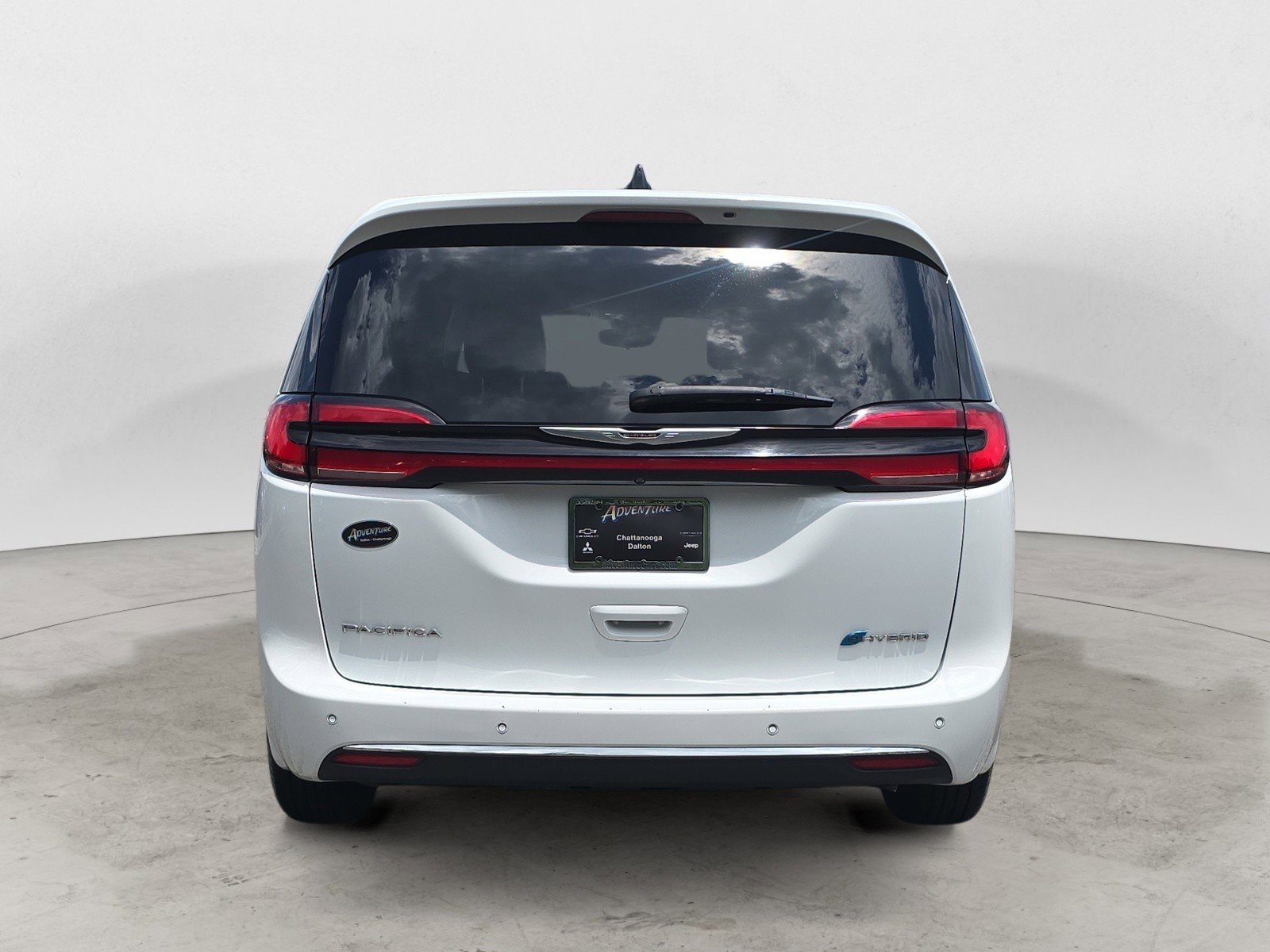 2023 Chrysler Pacifica Hybrid Touring L photo 3