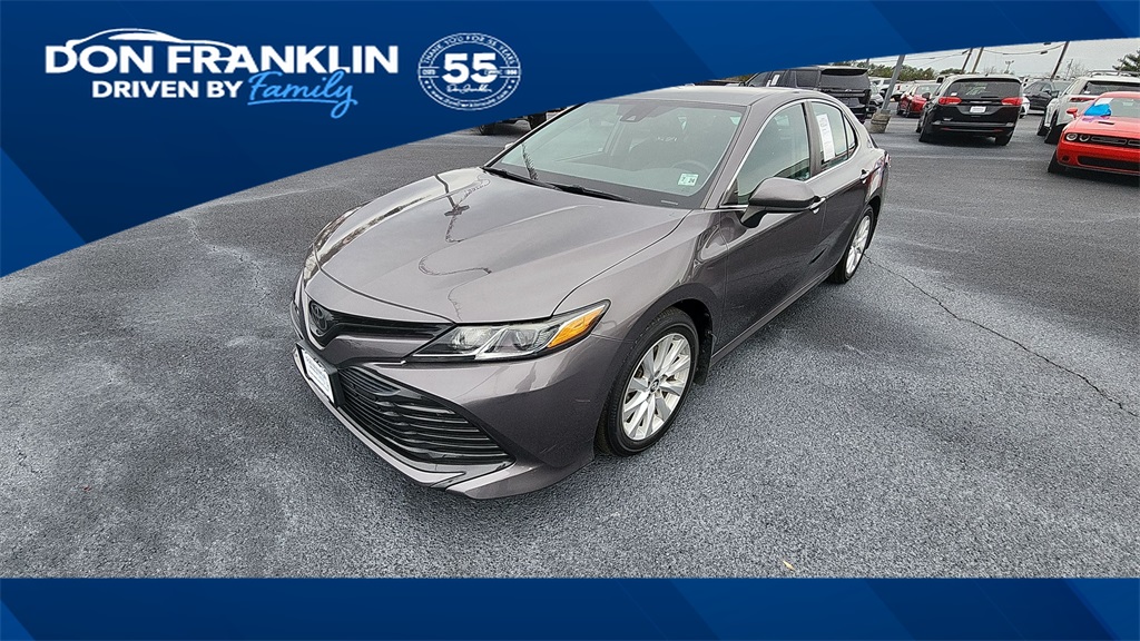 2019 Toyota Camry LE's photo