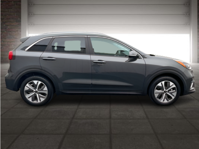 Used 2021 Kia Niro EX Premium with VIN KNDCE3LG5M5098427 for sale in Council Bluffs, IA