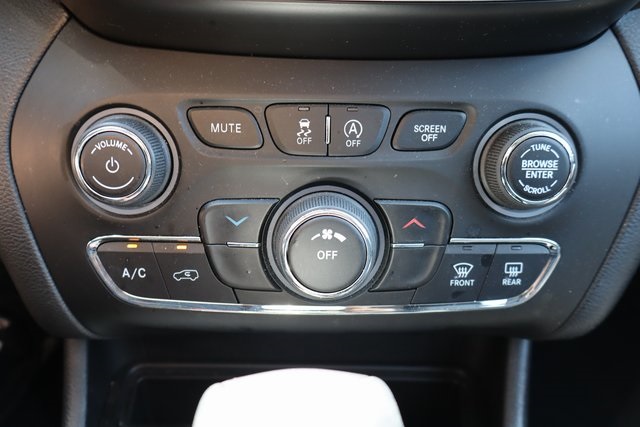 2021 Jeep Cherokee Latitude Lux photo 17