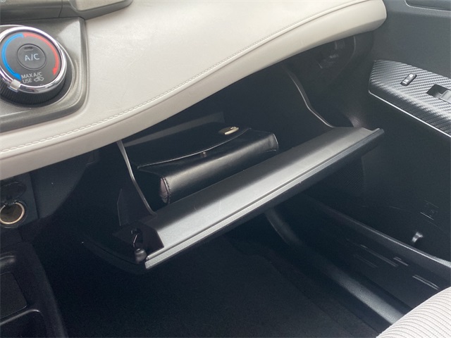 2014 Toyota RAV4 LE photo 30