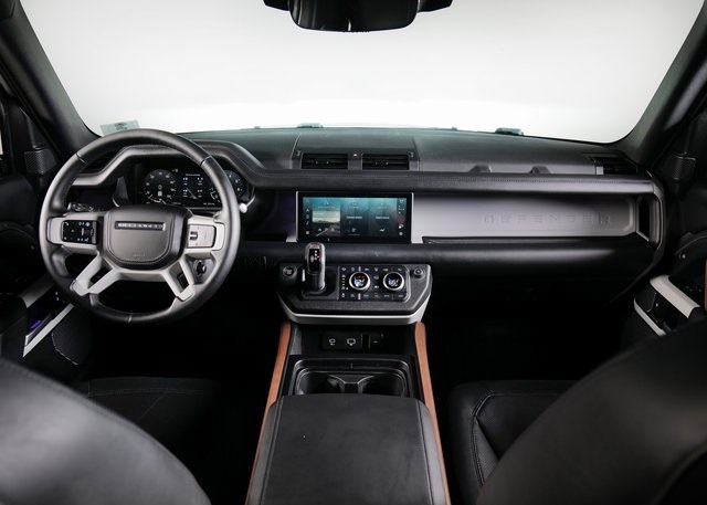 2024 Land Rover Defender 110 X-Dynamic SE photo 4