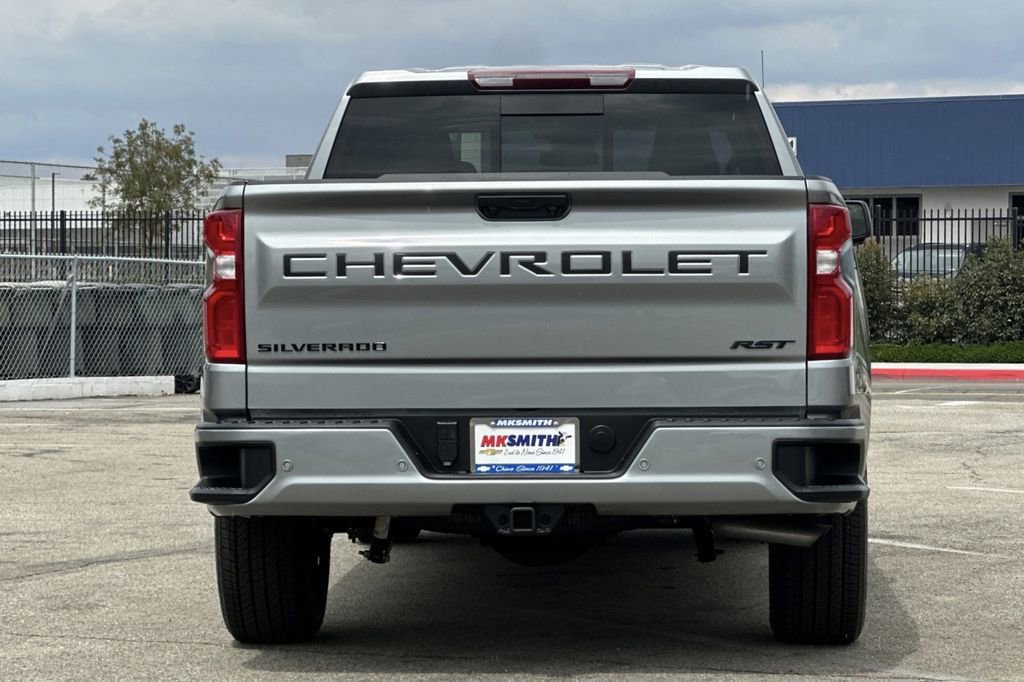 2026 Chevrolet Silverado 1500 RST photo 4