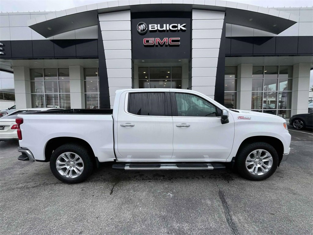 2024 Chevrolet Silverado 1500 LTZ photo 2