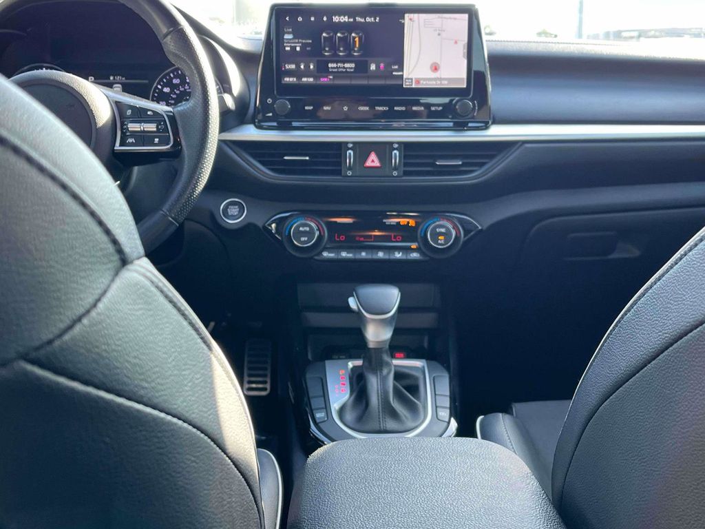 2022 Kia Forte GT-Line photo 3