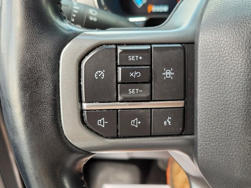 2022 Ford F-150 Lariat photo 22