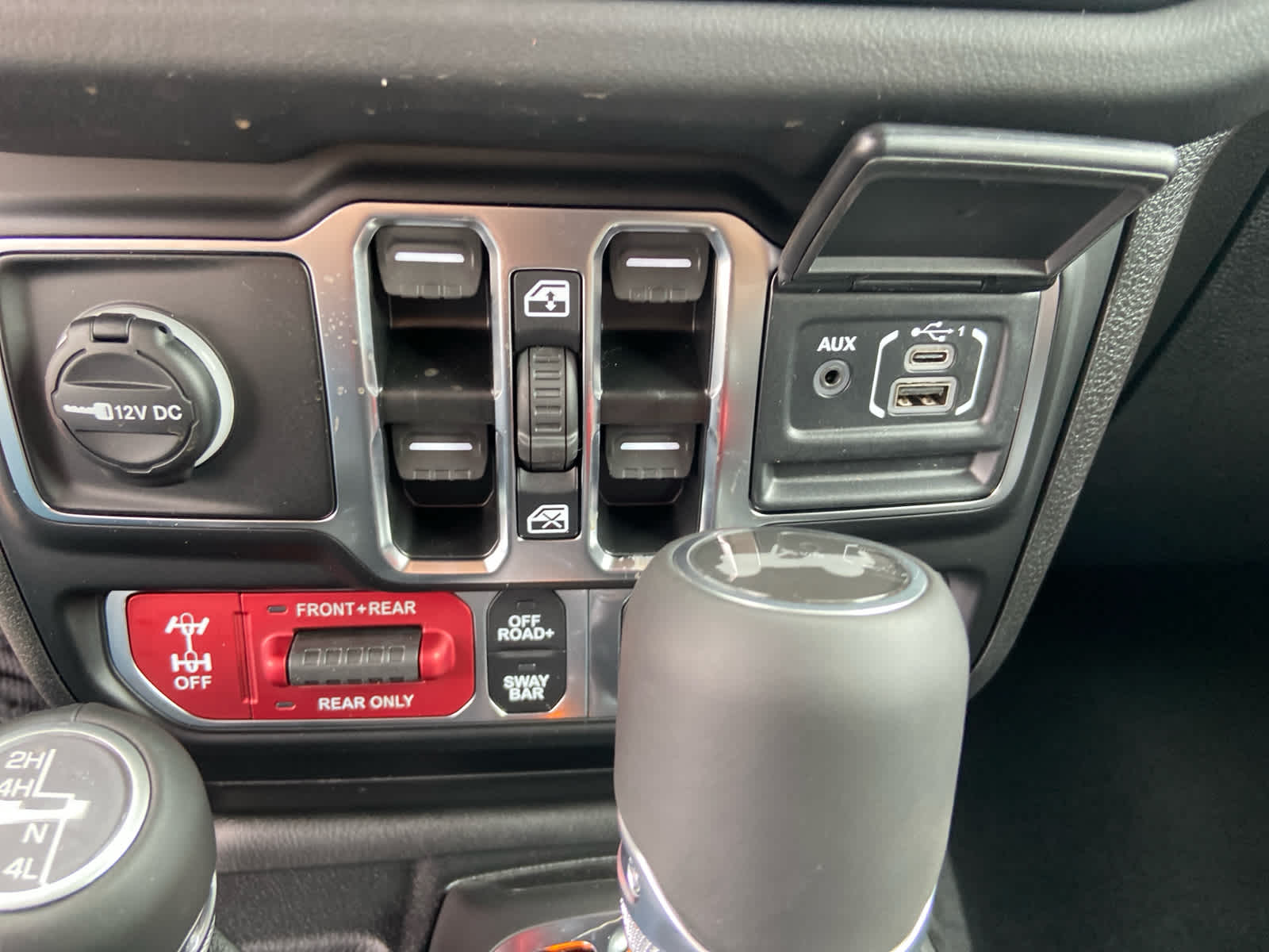 2025 Jeep Wrangler Rubicon photo 30