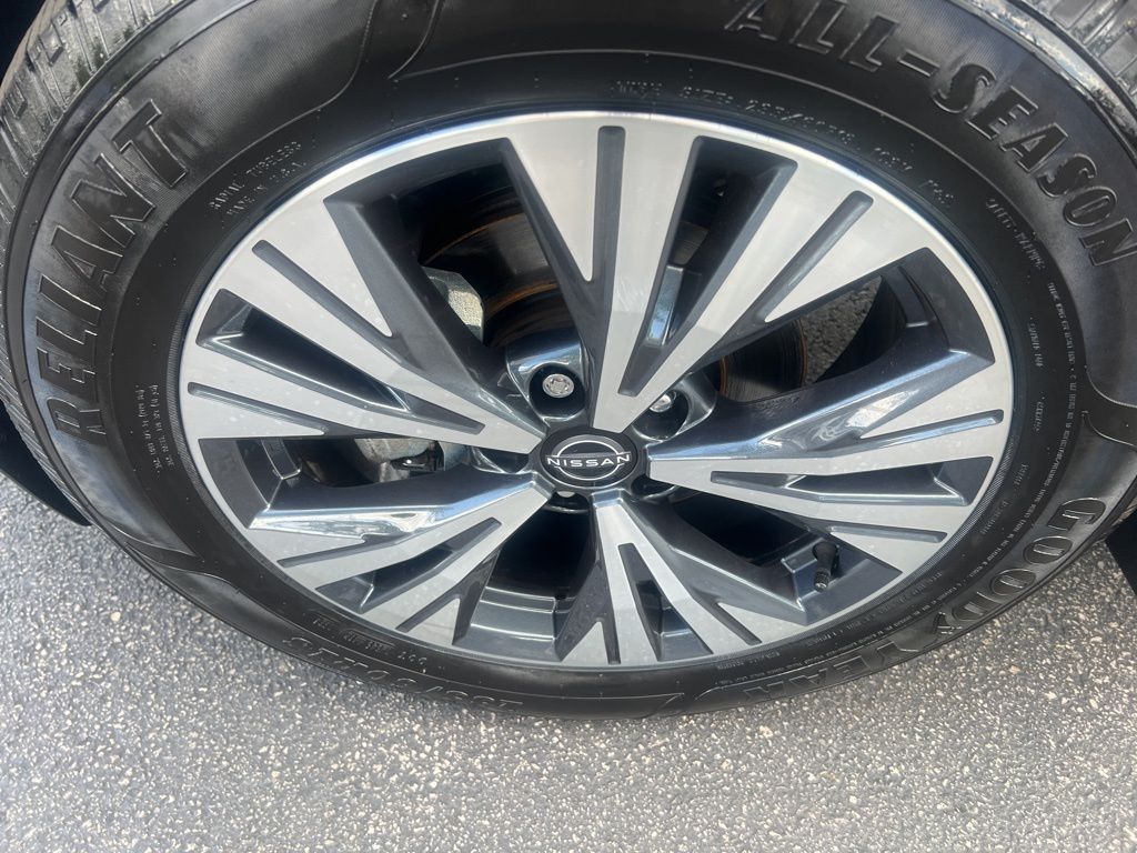 2023 Nissan Rogue SV photo 36