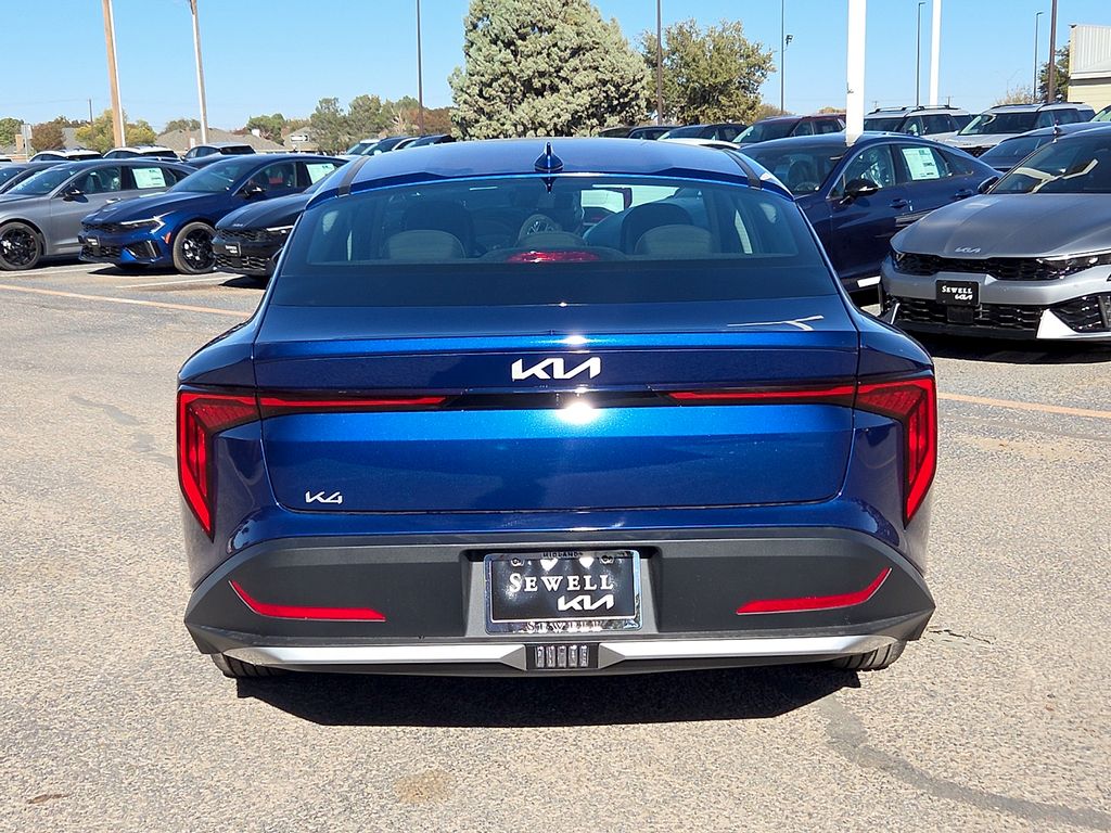 2025 Kia K4 LX photo 3