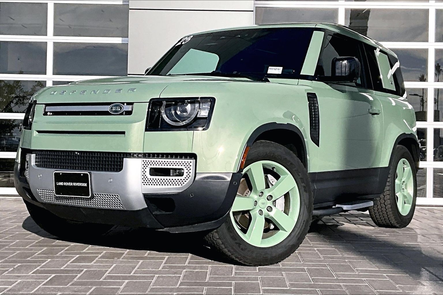 2023 Land Rover Defender 75th Edition's photo