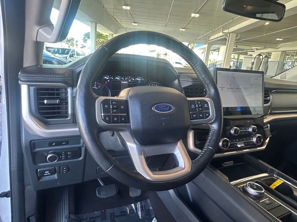 2022 Ford Expedition XLT photo 28