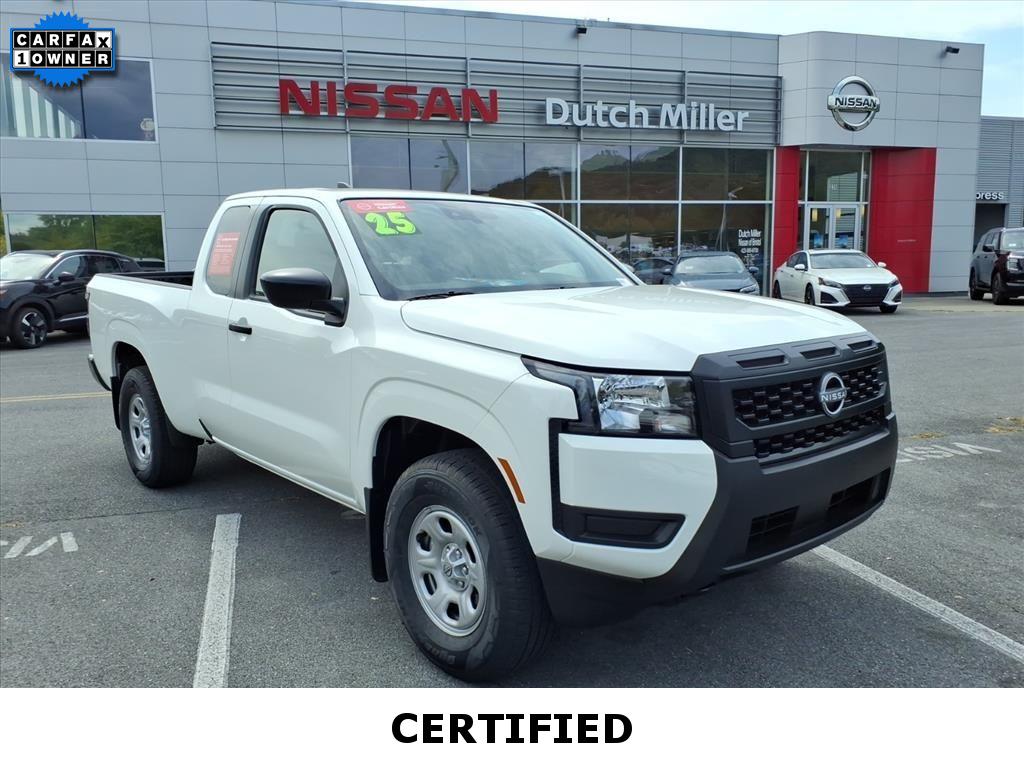 2025 Nissan Frontier S's photo