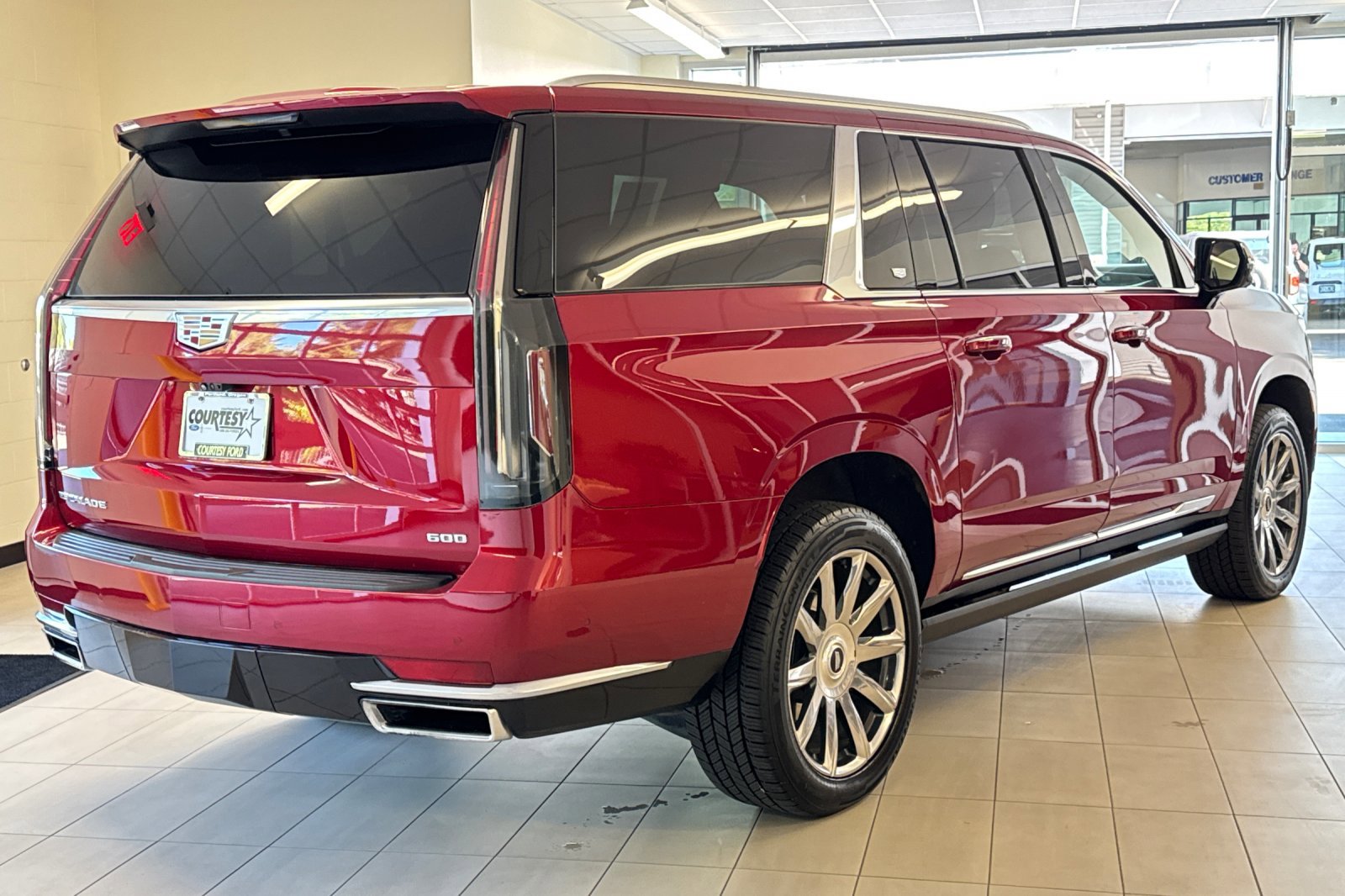2023 Cadillac Escalade ESV Premium Luxury Platinum photo 2