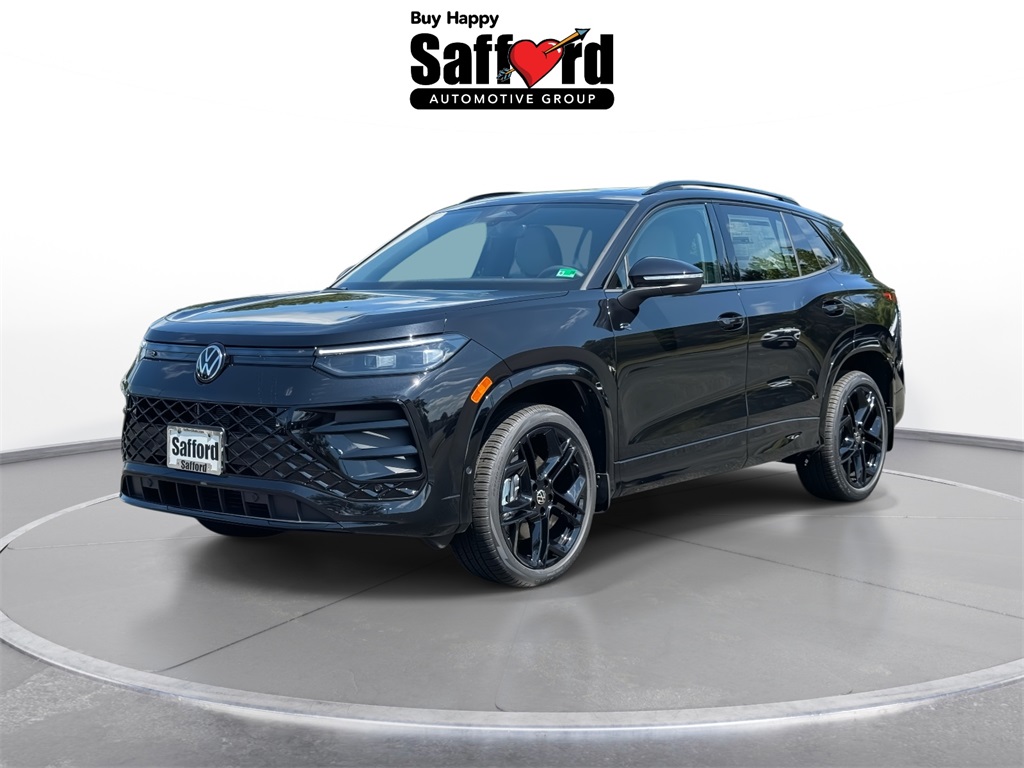 2025 Volkswagen Tiguan SE R-LINE BLACK's photo