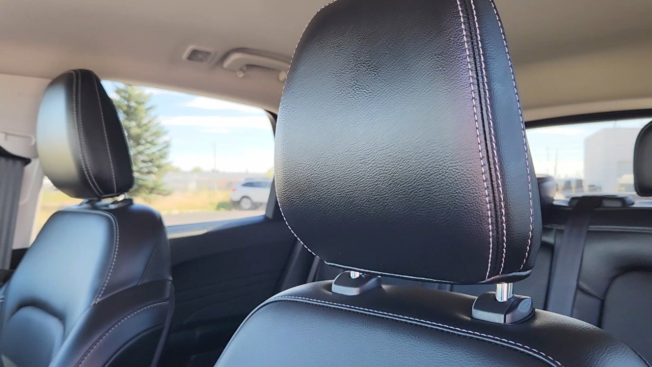 2022 Ford Escape Titanium Hybrid photo 9