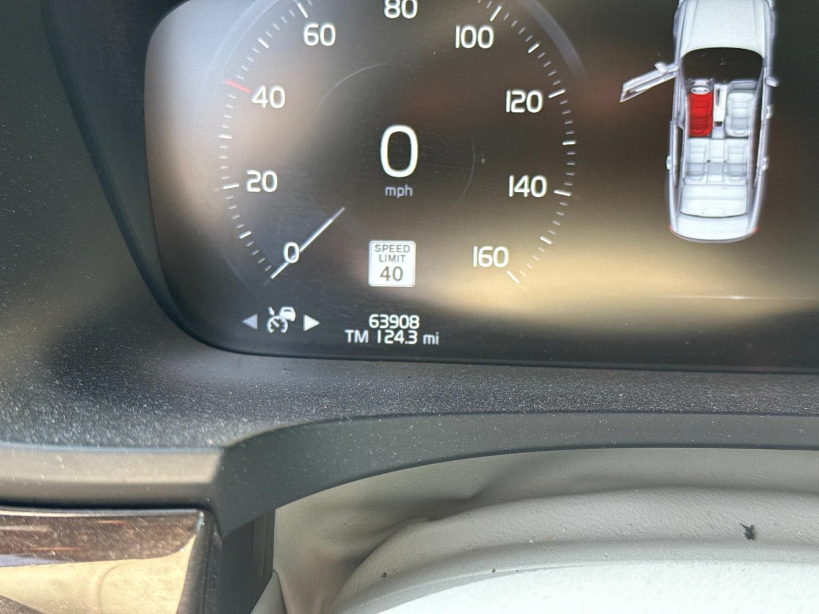 2018 Volvo S90 T6 Momentum photo 18
