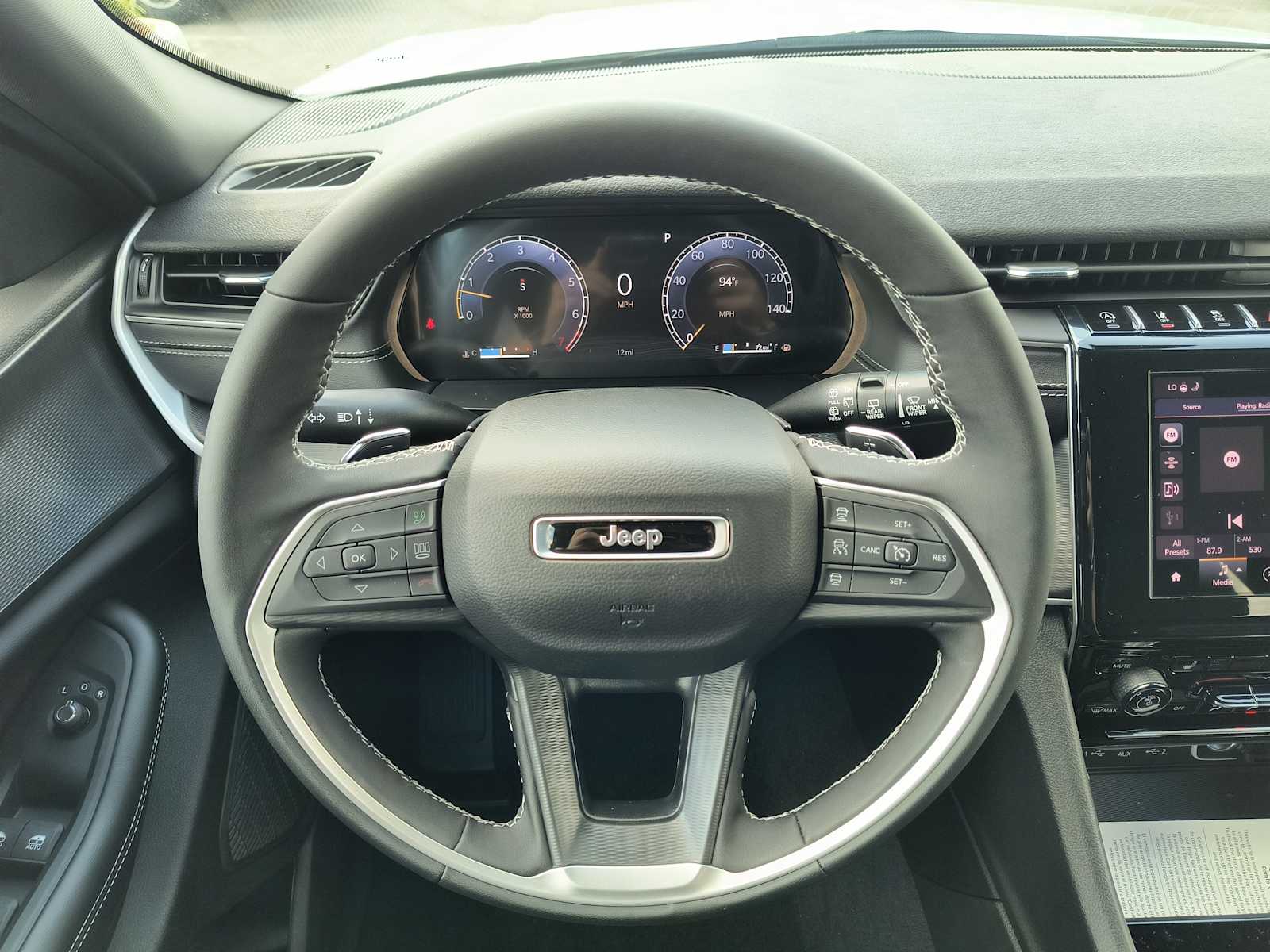 2025 Jeep Grand Cherokee Laredo X photo 4