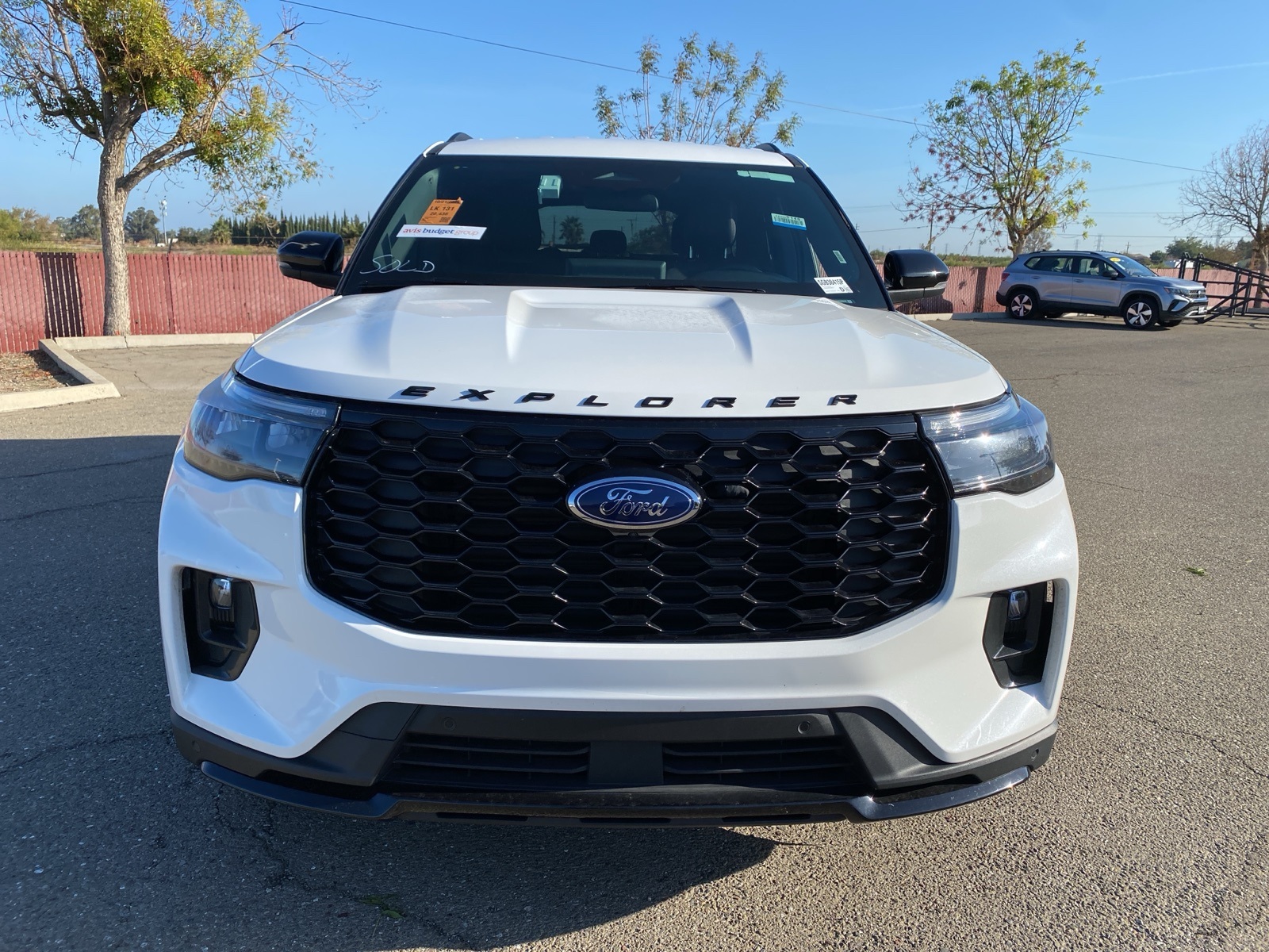 2025 Ford Explorer ST-Line photo 2