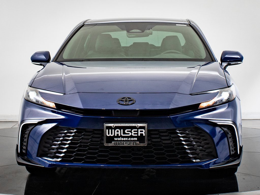 2025 Toyota Camry SE photo 2