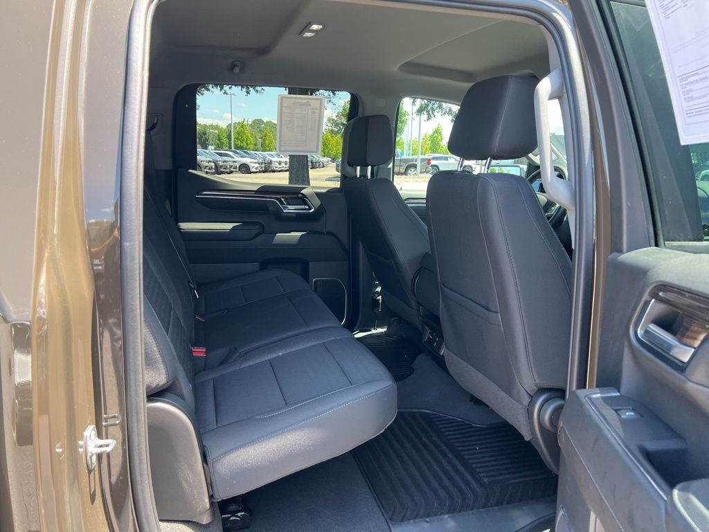 2023 Chevrolet Silverado 1500 LT photo 17