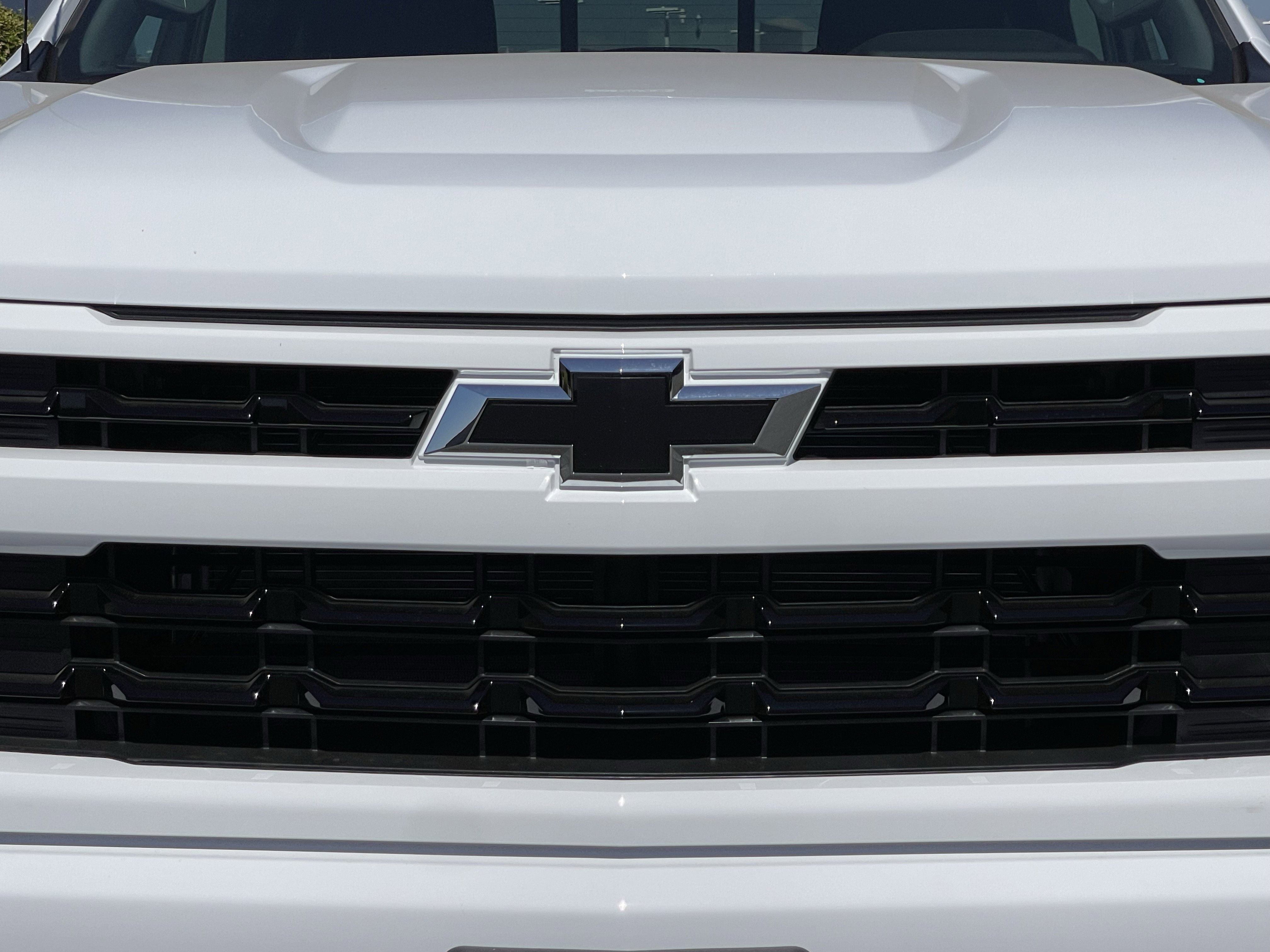 2026 Chevrolet Silverado 1500 RST photo 2