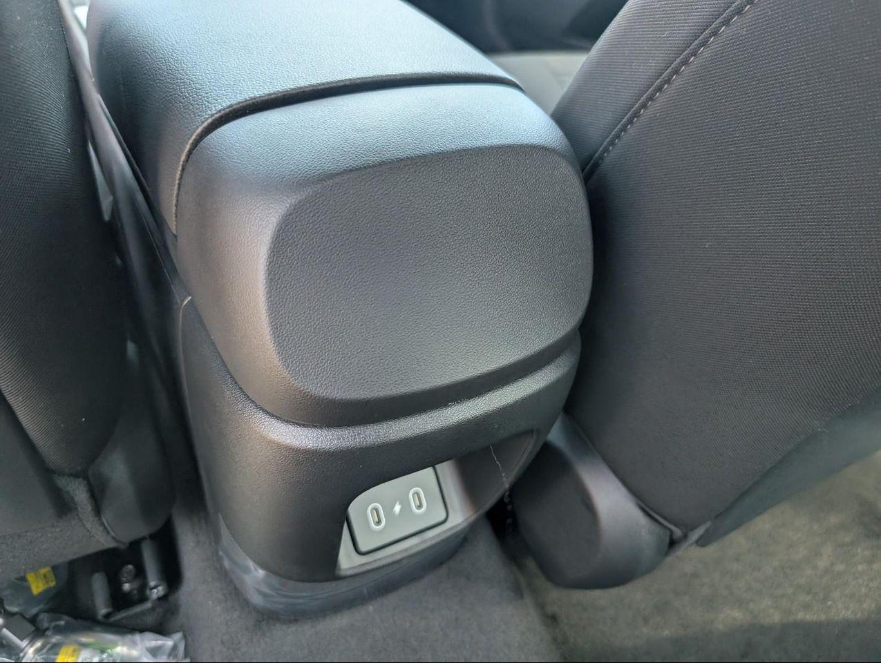 2025 Hyundai Elantra SEL Sport photo 19