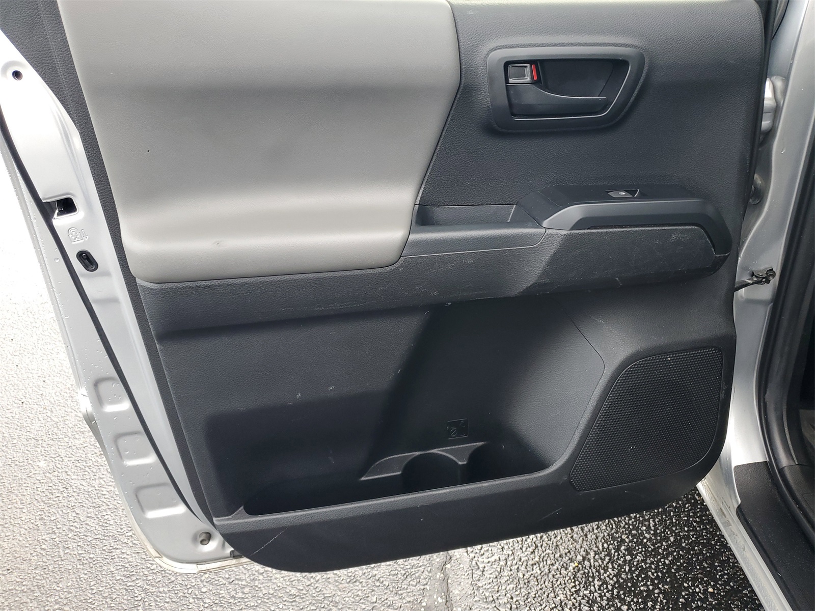 2022 Toyota Tacoma SR5 photo 23