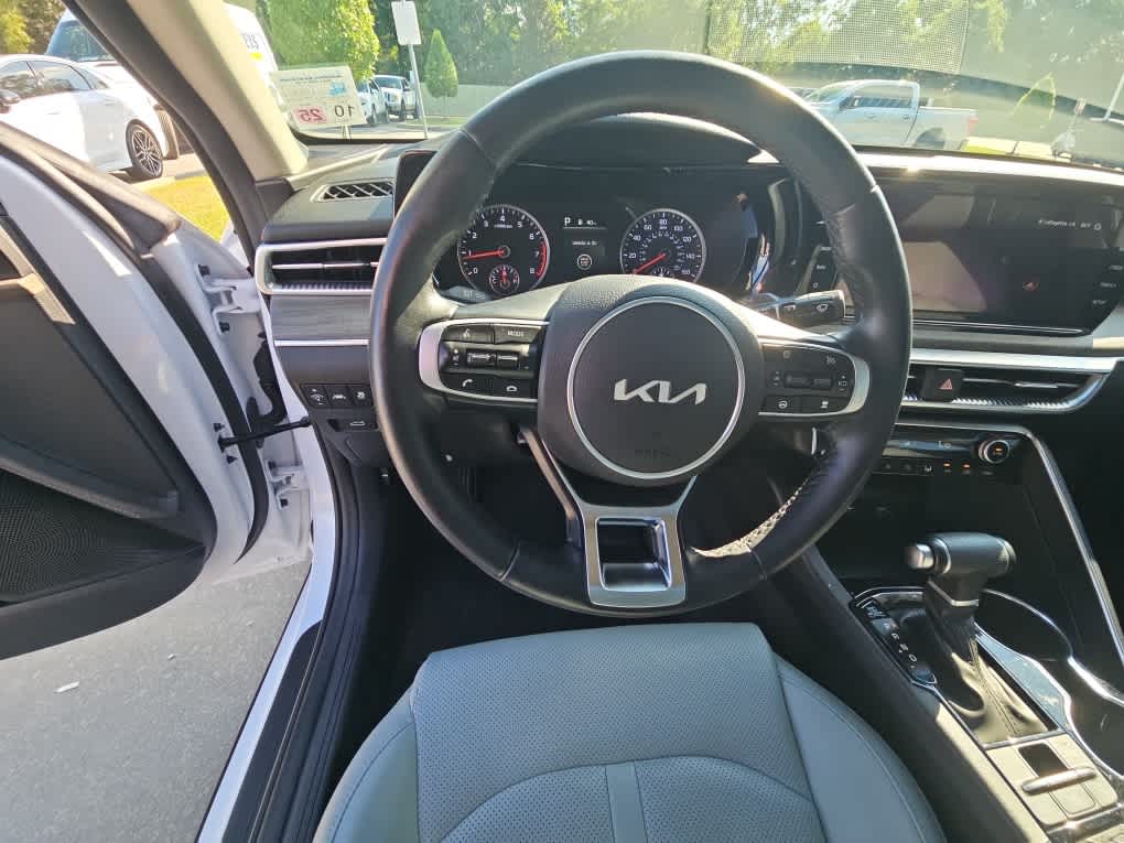 2024 Kia K5 EX photo 16