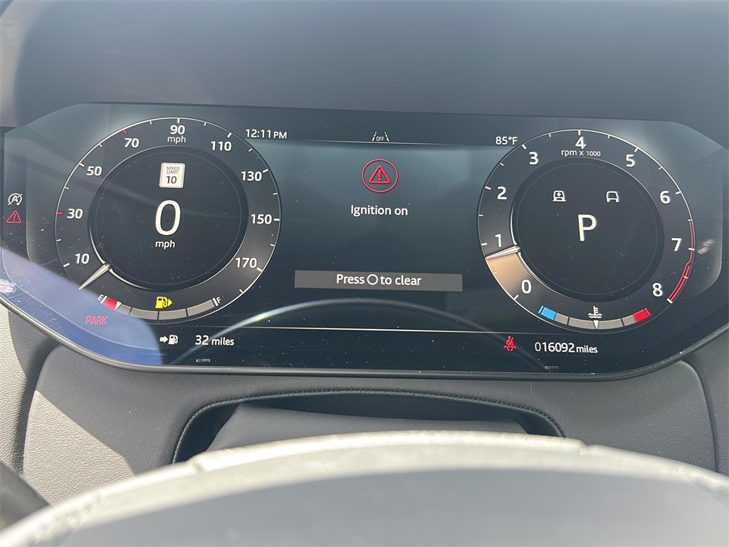 2024 Land Rover Range Rover SE photo 3